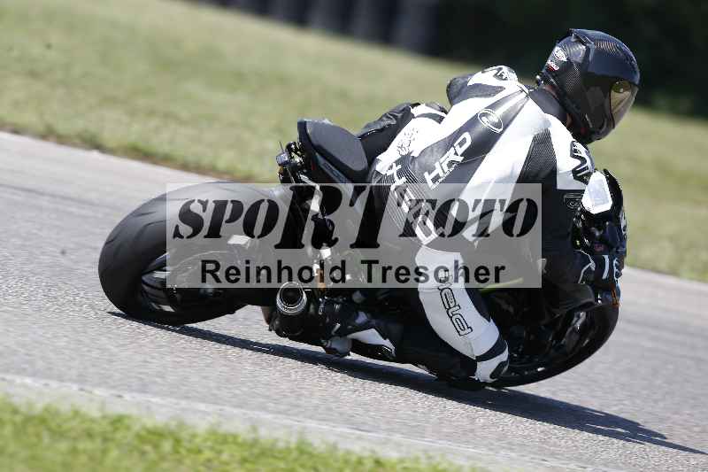 /44 09.08.2025 Plüss Moto Sport ADR/Freies Fahren/backside